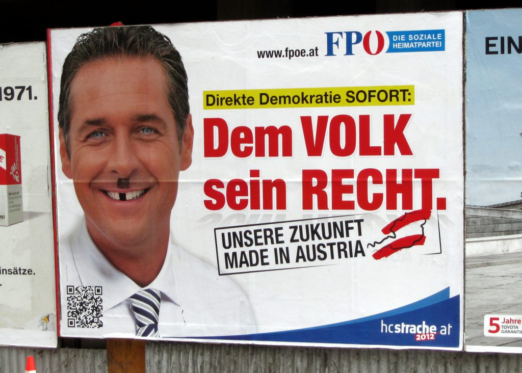 L'ajout d'une petite moustache pour une même reductio ad Hitlerum en Allemagne