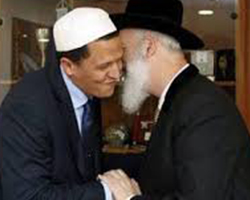 Le grand rabbin Metzger avec l'imam Chalghoumi