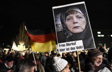 Angela Merkel avoue enfin que des terroristes sont entrés en Europe parmi les « réfugiés »