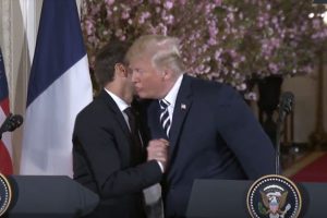 A Washington Macron s’est couché devant Trump – Vidéo