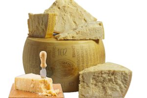 Le parmesan comme la cigarette. L’absurde croisade de l’OMS contre les produits traditionnels italiens