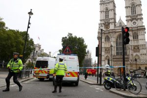 Londres : présumée attaque terroriste à côté de Westmnister