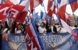 Des milliers de personnes ont défilé avec Marine Le Pen ce 1er mai