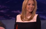 La comédienne Lisa Kudrow considère les homosexuels comme « des êtres supérieurs » ! Ce ne serait pas de l’hétérophobie ?