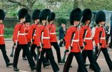 Menace islamiste : les soldats de la Queen’s Guard en état d’alerte