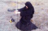 La veuve de Chérif Kouachi, l’un des terroristes islamistes, a été relâchée, son niqab semblant l’innocenter…