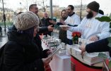Distribution massive du Coran dans les rues de Paris