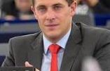 L’eurodéputé Nicolas Bay défend le latin !