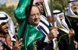 F.Hollande veut faire agiter le drapeau arabe? Ah non! cette fois-ci ce serait plutôt le drapeau tricolore… Car le FN tient toujours la tête des sondages
