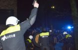 Pays-Bas : la police tire pour disperser les manifestants opposés à l’ouverture d’un nouveau centre d’accueil pour migrants
