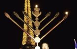 Arnold Schwarzenegger fête Hanoucca devant la Tour Eiffel à Paris