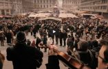 Hongrie: musique, chant et foule en l’honneur des chrétiens persécutés sur un marché de Noël – Superbe!