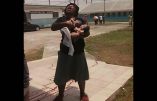 Le Cameroun sous le choc : une femme éventrée avec une lame de rasoir pour sauver ses bébés !