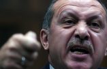 Marine Le Pen exige l’arrêt des négociations de la Commission européenne avec la Turquie