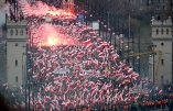Des centaines de milliers de Polonais patriotes manifestent fièrement