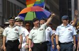 Canada – Le chef d’état-major participe à la gay pride et invite les transgenres à s’engager dans l’armée…