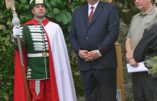 Un député hongrois appelle à prier le rosaire pour se battre contre George Soros, l’envoyé de Satan !