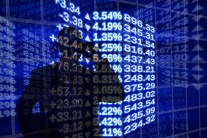 L’attaque israélienne contre l’Iran fait chuter la bourse américaine et s’envoler les prix du pétrole
