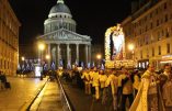 Reportage photos – Paris, procession aux flambeaux en l’honneur de l’Immaculée Conception