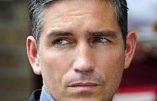 Jim Caviezel aux étudiants catholiques : « Je veux que vous alliez dans ce monde païen et que vous ayez le courage d’exprimer votre foi en public sans honte. »