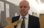 Soumission – Un tribunal allemand décroche son crucifix pour juger un demandeur d’asile afghan antichrétien