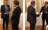 Emmanuel Macron a reçu un buste maçonnique