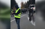 Belgique – Gilets Jaunes chassés par les autopompes de la police