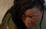 La police de Londres recherche cette femme pour avoir poussé une dame sous un bus