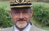 Le Général Delawarde accusé d’antisémitisme pour avoir parlé de « la communauté » qui contrôle les médias