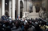 Des immigrés clandestins occupent le Panthéon en toute impunité
