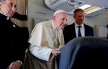 Le pape François se compare à Jean-Paul II et ne craint pas le schisme
