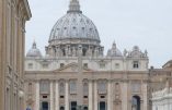 Un mur s’érige au Vatican : passe sanitaire obligatoire