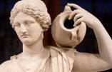Statues grecques blanches : le complotisme de France (in)Culture
