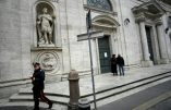 Des prêtres résistent en Italie: 2 exemples