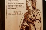 Pyrogravure de Saint Louis et citation de Boniface VIII