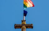 Église arc-en-ciel inclusive : un garçon exclu pour offense au drapeau Lgbt