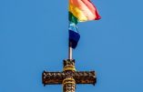 Église arc-en-ciel inclusive : un garçon exclu pour offense au drapeau Lgbt