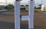 Des guillotines installées dans les Landes avec les noms des parlementaires qui ont voté le passe sanitaire
