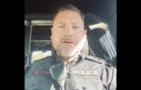 Suspendu parce que non vacciné, un policier canadien annonce sa démission au micro de la manifestation contre la dictature sanitaire et dénonce les pressions de ses supérieurs