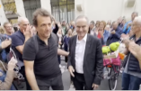 Le Professeur Perronne acclamé par la foule