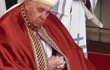 Caminante Wanderer, scandalisé par les funérailles de Benoît XVI titre : « le cœur mesquin du Pape François »