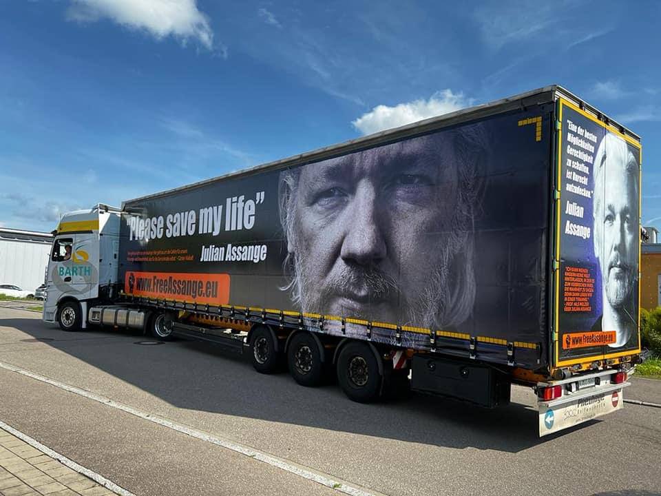 Un camion sillonne l'Allemagne pour appeler à la liberté pour Julian Assange