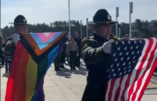 Le drapeau LGBT version transgenre vénéré par la police de San Francisco