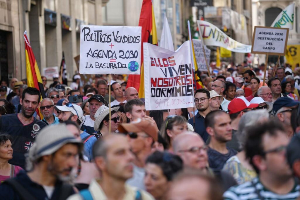 Des milliers de manifestants à Madrid pour dire stop à l'agenda 2030