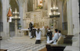 Messe solennelle de requiem pour Louis XI célébrée lundi 3 juillet 2023 par quatre frères Capucins de Pontchardon en la basilique Notre-Dame de Cléry.