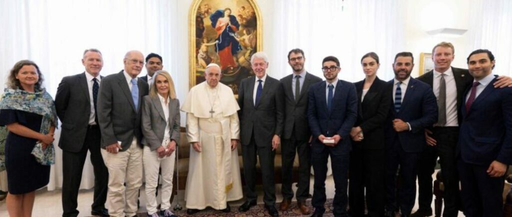 Le pape François reçoit en audience privée Bill Clinton et Alexander Soros