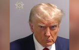 La photo "mugshot" de Donald Trump en prison