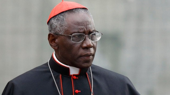 Cardinal Sarah : Fiducia supplicans est une hérésie qui porte gravement atteinte à l'Église