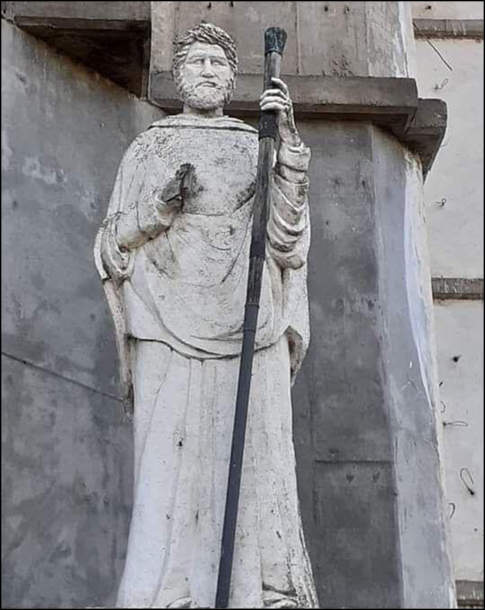 La foudre tombe sur la statue de saint Pierre à Buenos Aires en Argentine Foudre-sur-staue-saint-pierre-a-buenos-aires-dix-sept-decembre-2023