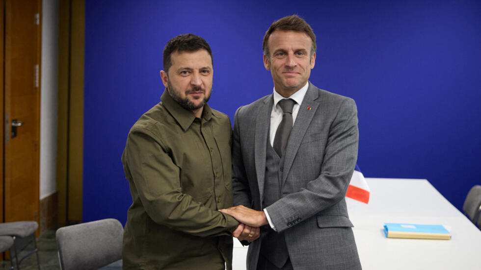 Emmanuel Macron et Volodymyr Zelensky sont en passe de signer ce vendredi un accord de sécurité inédit 